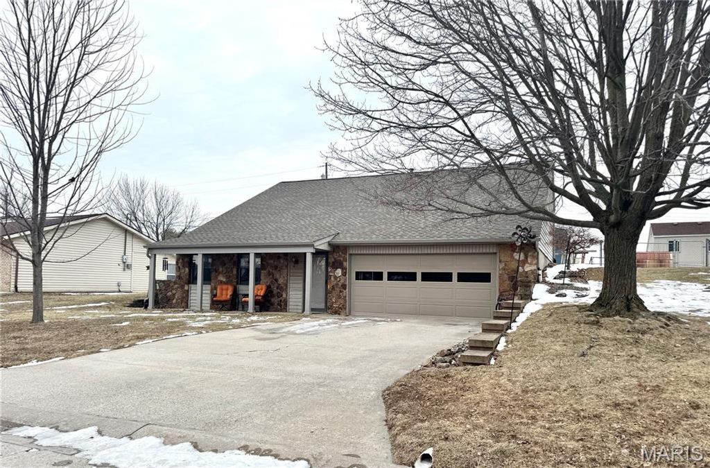 4250 Sunburst Drive, Hannibal, MO 63401