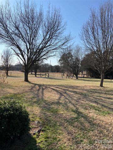 13215 Pine Bluff Road, Midland, NC 28107