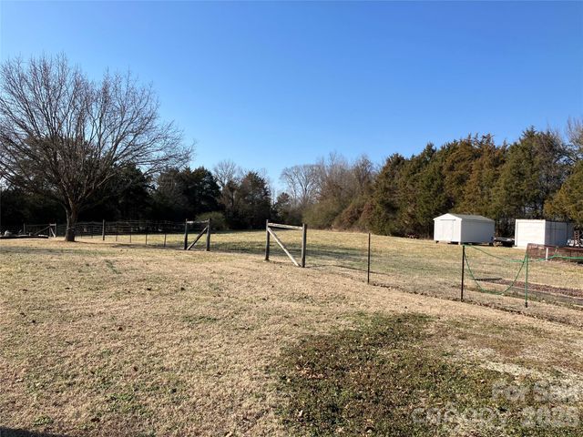 13215 Pine Bluff Road, Midland, NC 28107