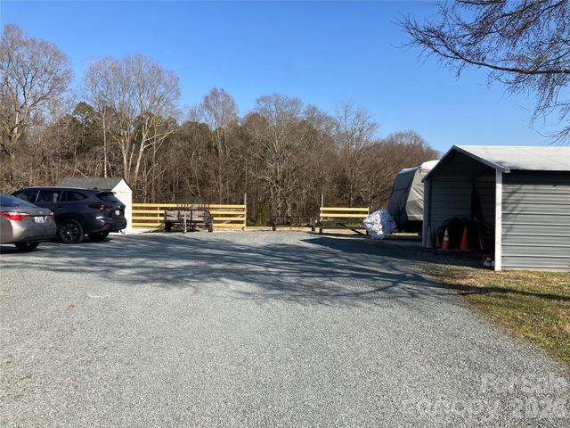 13215 Pine Bluff Road, Midland, NC 28107