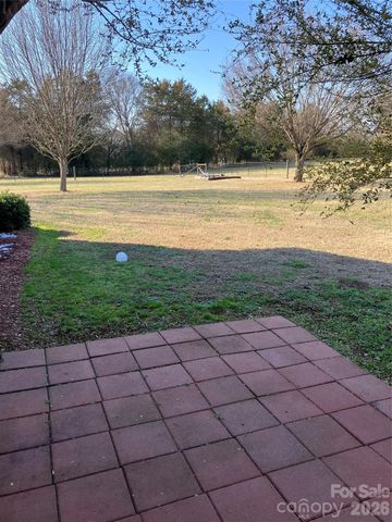 13215 Pine Bluff Road, Midland, NC 28107