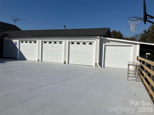 13215 Pine Bluff Road, Midland, NC 28107