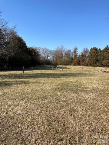 13215 Pine Bluff Road, Midland, NC 28107