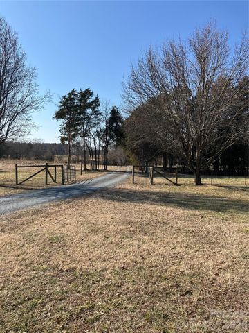 13215 Pine Bluff Road, Midland, NC 28107