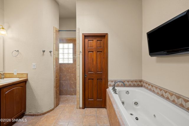 2355 Rincon De Amigos, Las Cruces, NM 88012