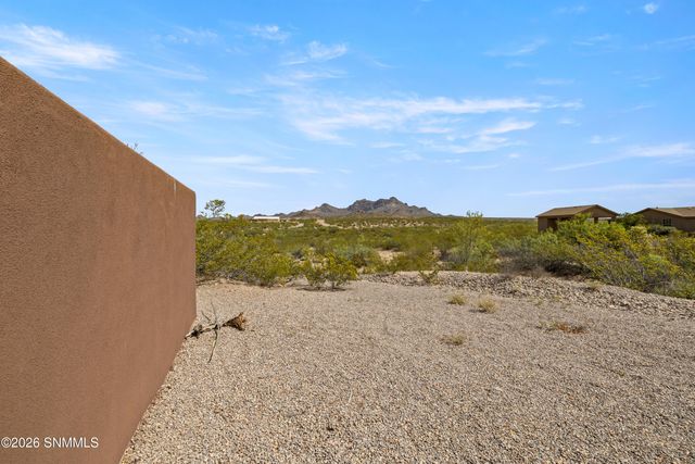 2355 Rincon De Amigos, Las Cruces, NM 88012