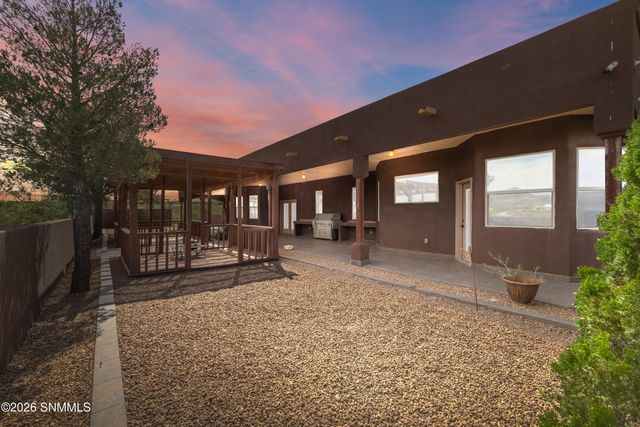 2355 Rincon De Amigos, Las Cruces, NM 88012