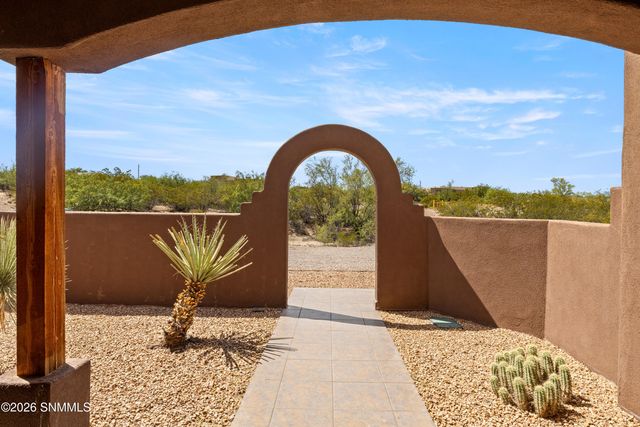 2355 Rincon De Amigos, Las Cruces, NM 88012