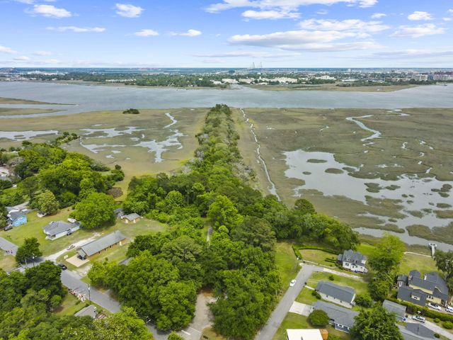 916 Hillsboro Drive, Charleston, SC 29407