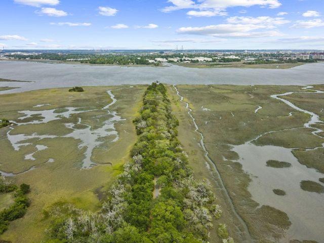 916 Hillsboro Drive, Charleston, SC 29407