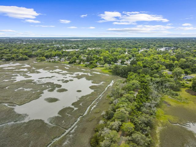 916 Hillsboro Drive, Charleston, SC 29407