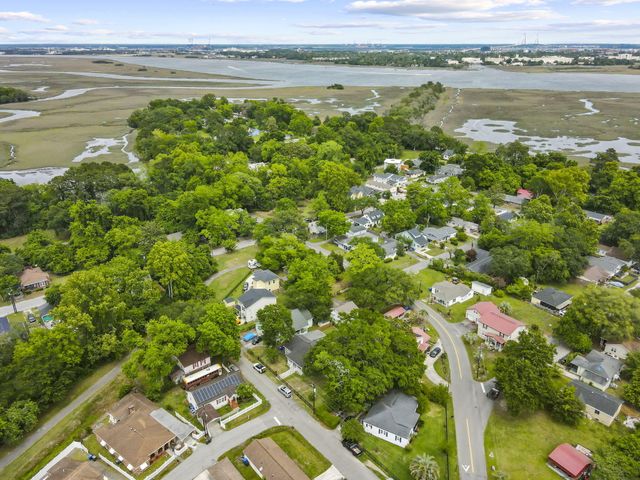 916 Hillsboro Drive, Charleston, SC 29407