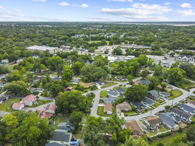 916 Hillsboro Drive, Charleston, SC 29407