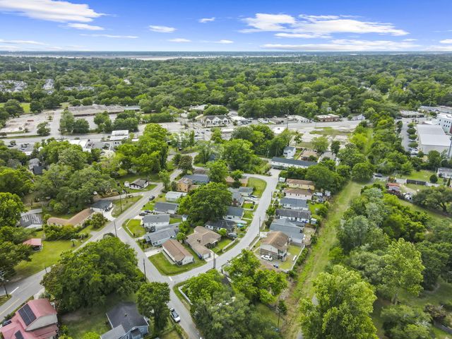 916 Hillsboro Drive, Charleston, SC 29407