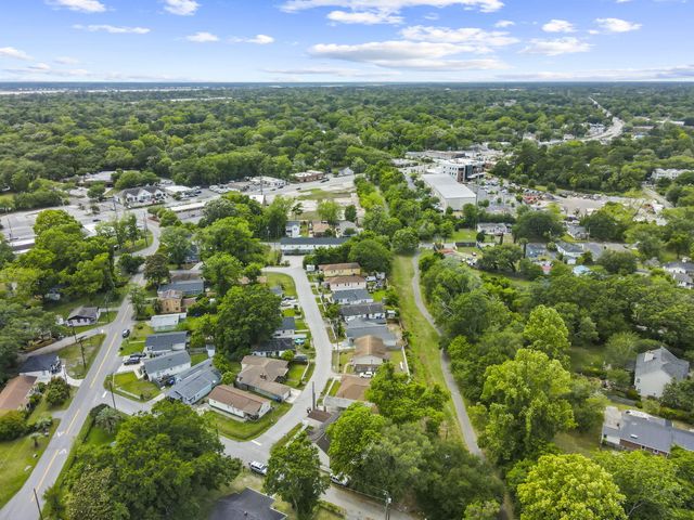 916 Hillsboro Drive, Charleston, SC 29407