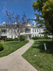 1008 Brookfield Glen Dr 8, White Twp., NJ 07823