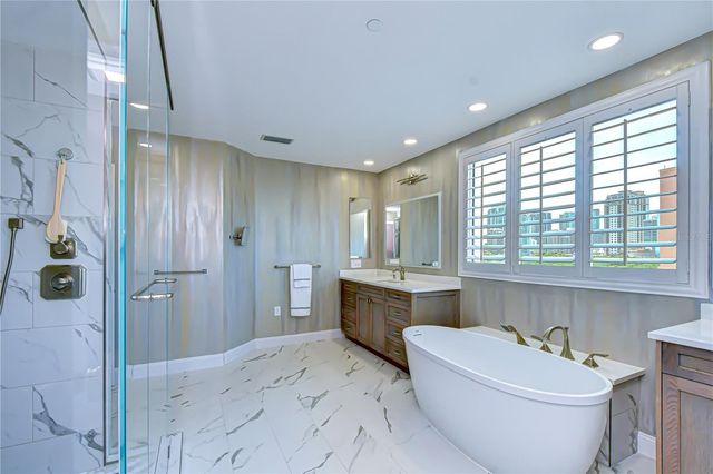 555 5TH AVENUE NE 711, St Petersburg, FL 33701