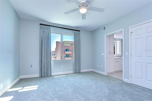 555 5TH AVENUE NE 711, St Petersburg, FL 33701