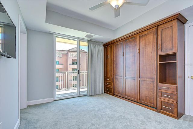 555 5TH AVENUE NE 711, St Petersburg, FL 33701