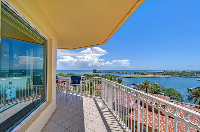 555 5TH AVENUE NE 711, St Petersburg, FL 33701