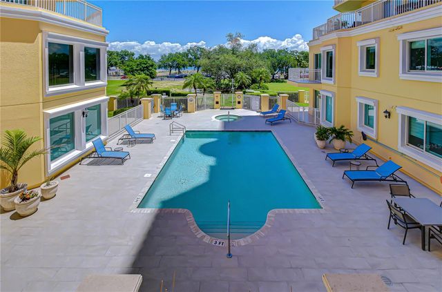 555 5TH AVENUE NE 711, St Petersburg, FL 33701