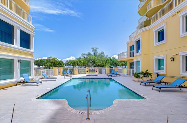 555 5TH AVENUE NE 711, St Petersburg, FL 33701
