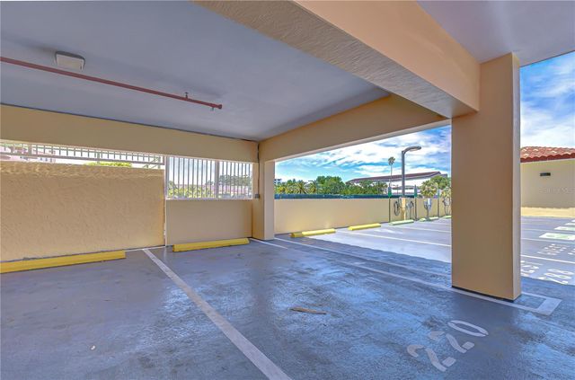 555 5TH AVENUE NE 711, St Petersburg, FL 33701