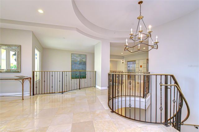 555 5TH AVENUE NE 711, St Petersburg, FL 33701