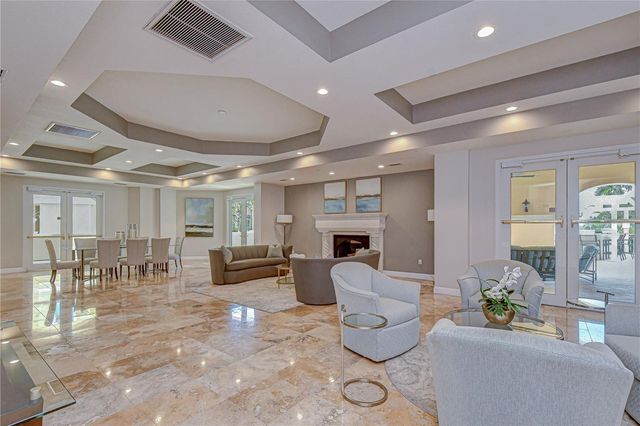 555 5TH AVENUE NE 711, St Petersburg, FL 33701