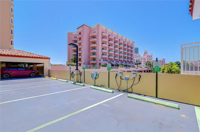 555 5TH AVENUE NE 711, St Petersburg, FL 33701