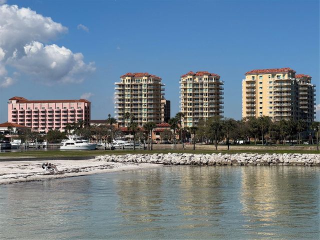 555 5TH AVENUE NE 711, St Petersburg, FL 33701