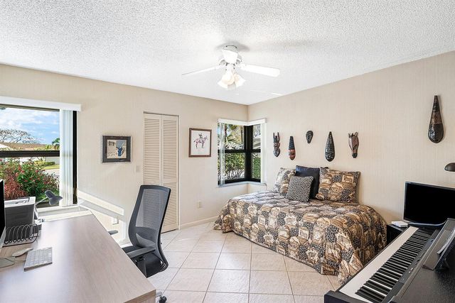5722 Willow Creek Lane, Delray Beach, FL 33484