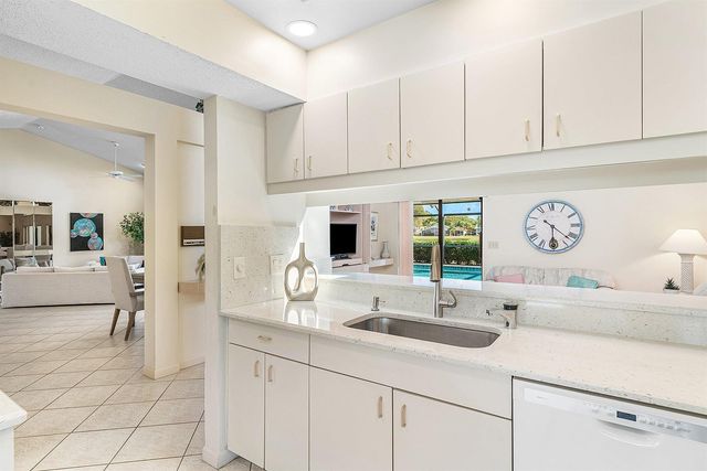 5722 Willow Creek Lane, Delray Beach, FL 33484