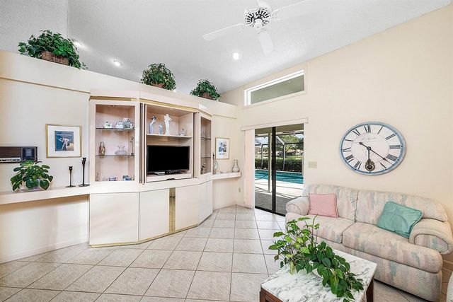 5722 Willow Creek Lane, Delray Beach, FL 33484