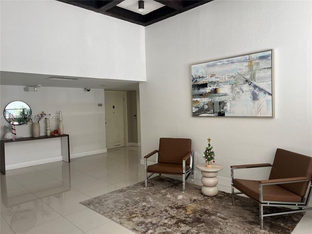 200 Lakeview Dr 311, Weston, FL 33326