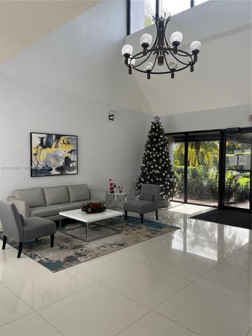 200 Lakeview Dr 311, Weston, FL 33326