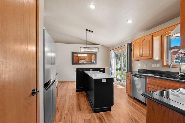 2832 BAY SETTLEMENT ROAD, Green Bay, WI 54311