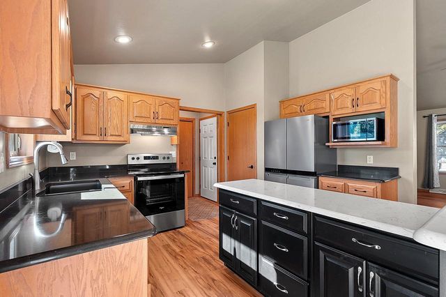 2832 BAY SETTLEMENT ROAD, Green Bay, WI 54311