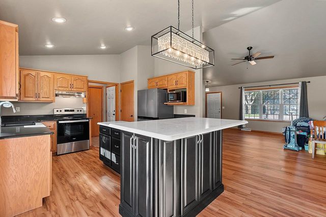 2832 BAY SETTLEMENT ROAD, Green Bay, WI 54311