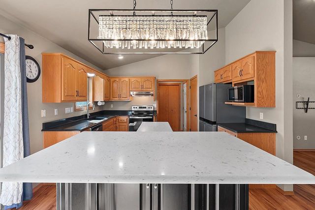 2832 BAY SETTLEMENT ROAD, Green Bay, WI 54311