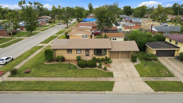 171 Serena Drive, Chicago Heights, IL 60411