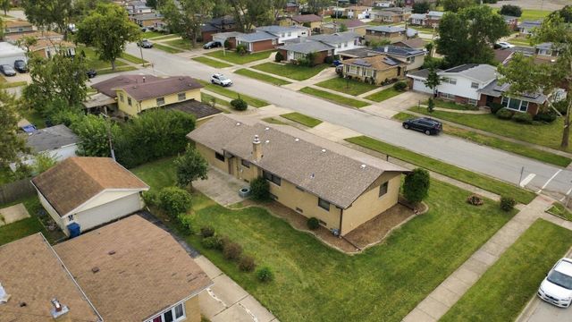 171 Serena Drive, Chicago Heights, IL 60411