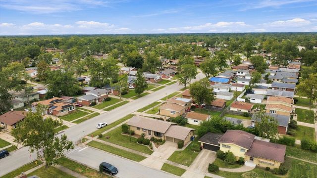 171 Serena Drive, Chicago Heights, IL 60411