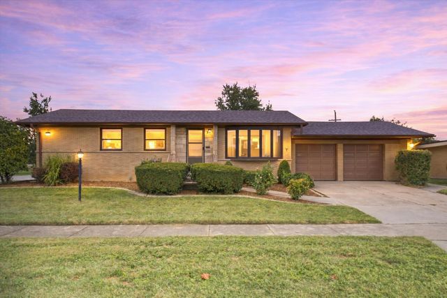 171 Serena Drive, Chicago Heights, IL 60411