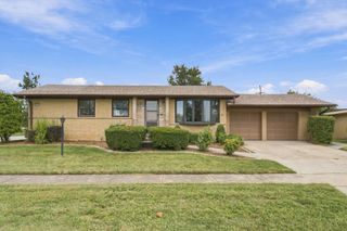 171 Serena Drive, Chicago Heights, IL 60411