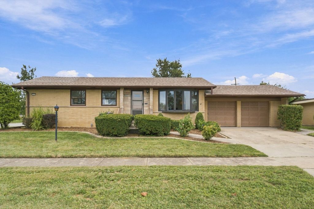 171 Serena Drive, Chicago Heights, IL 60411