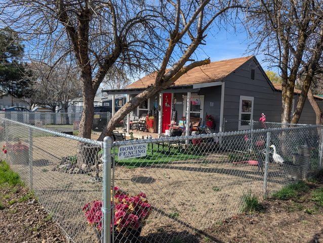 1944 Gary Street, Klamath Falls, OR 97603