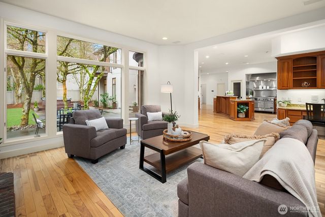 3533 262nd Avenue SE, Sammamish, WA 98075