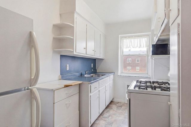 144-55 Melbourne Avenue 6J, Flushing, NY 11367