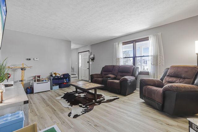 252 Old Coach Place, Canal Winchester, OH 43110